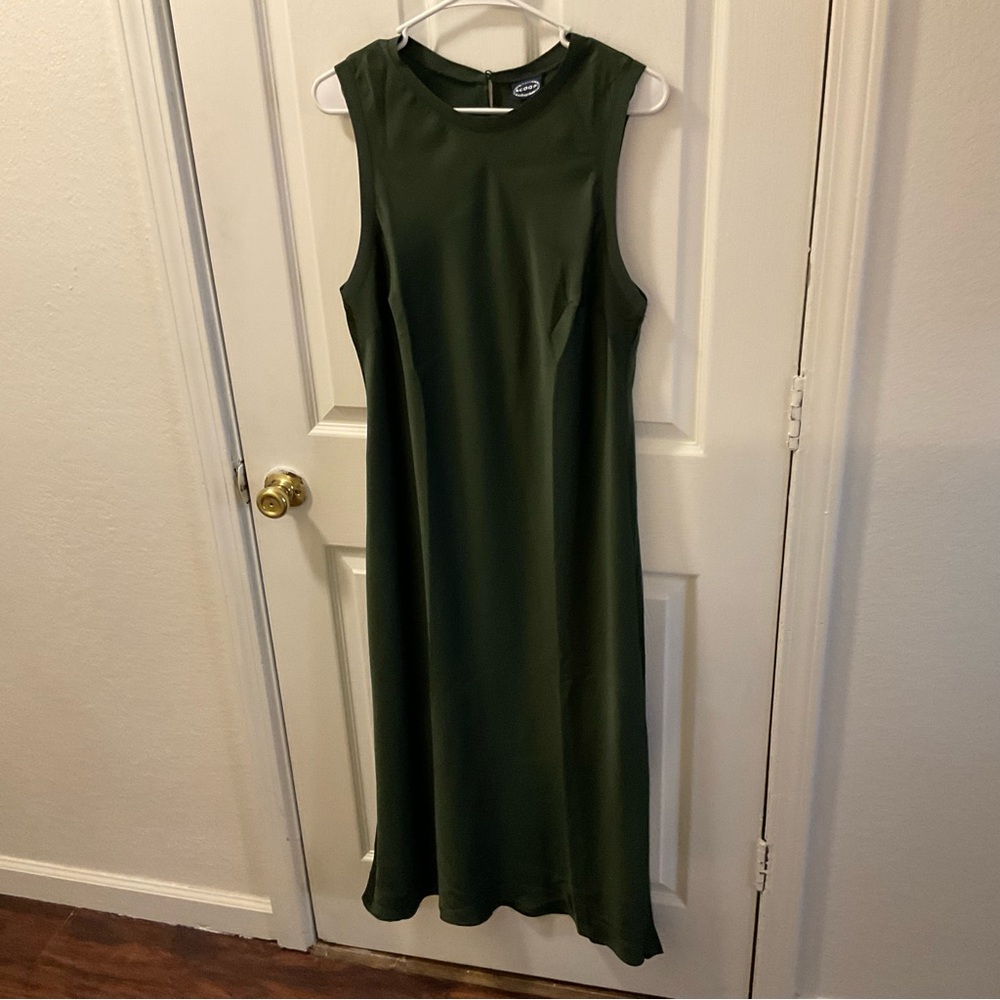 Chic Forest Green Sleeveless Maxi Dress
